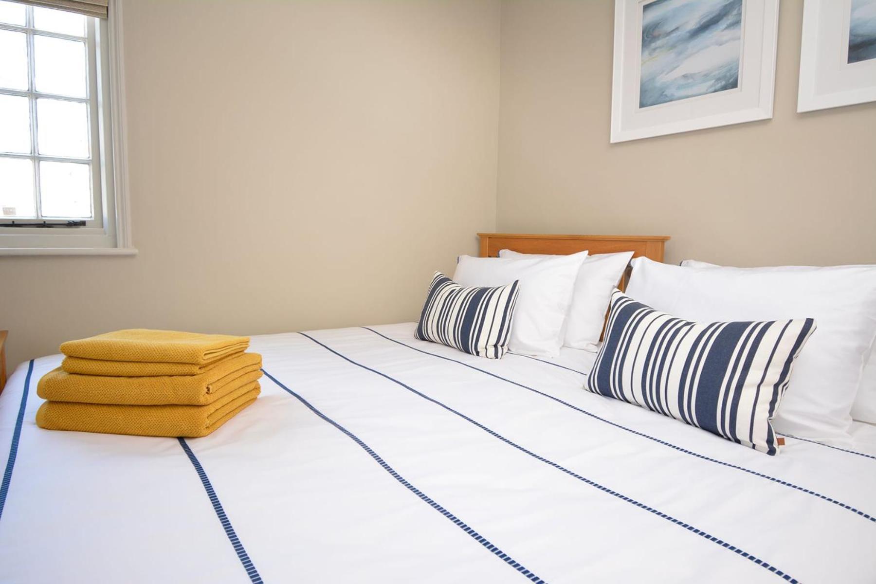 Bosun Cottage - Boutique Retreat On The Beach Дил Экстерьер фото