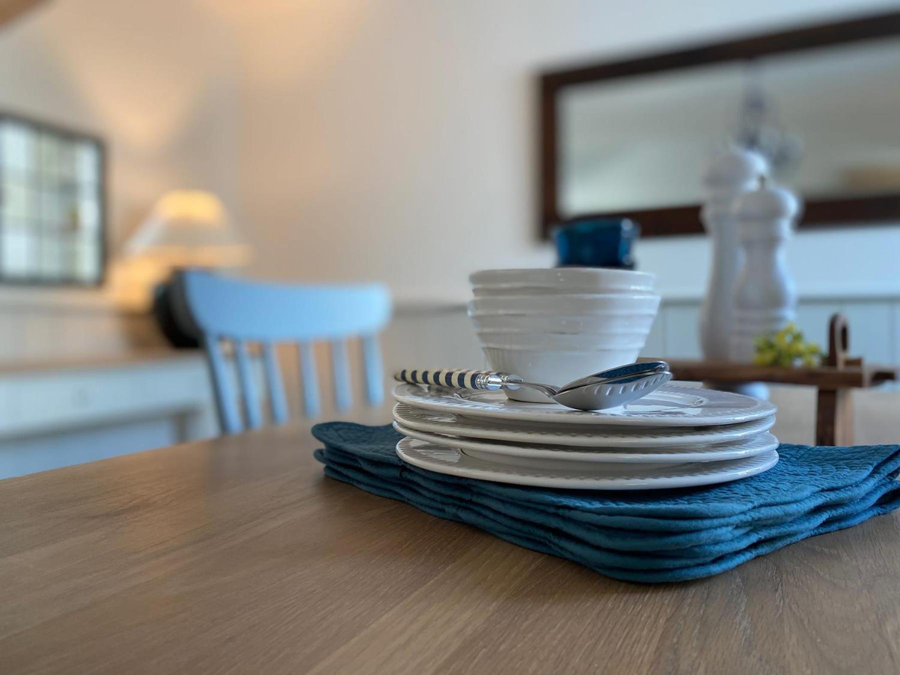 Bosun Cottage - Boutique Retreat On The Beach Дил Экстерьер фото