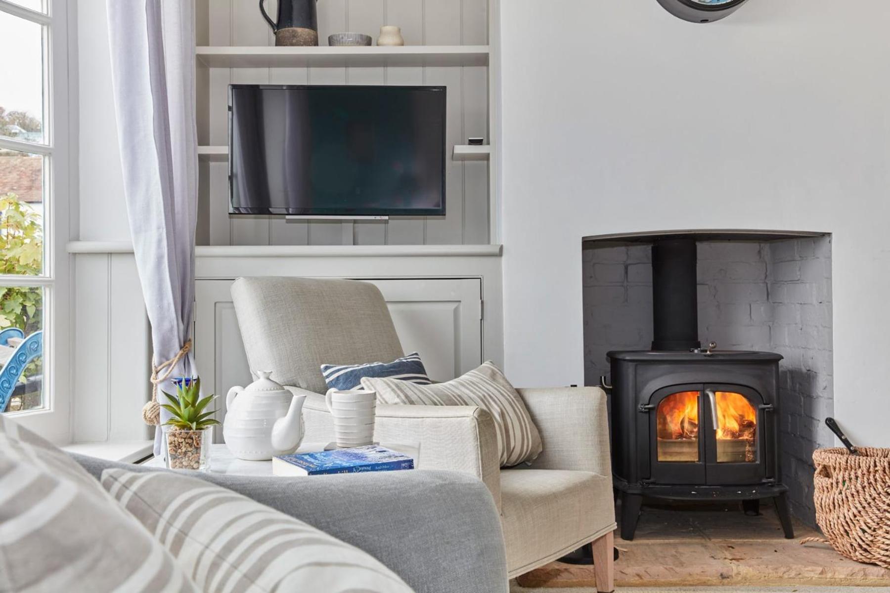 Bosun Cottage - Boutique Retreat On The Beach Дил Экстерьер фото